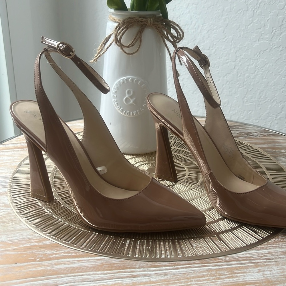 NINE WEST size 8.5 M only wore once